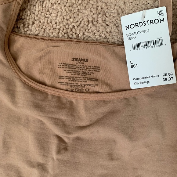 SKIMS Sienna Nude Shapewear Bodysuit - Picture 4 of 4